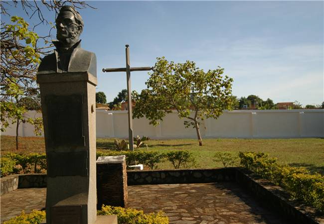 Monumento em homenagem ao Dr. Lund